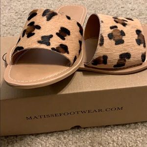 Brand new leopard slides